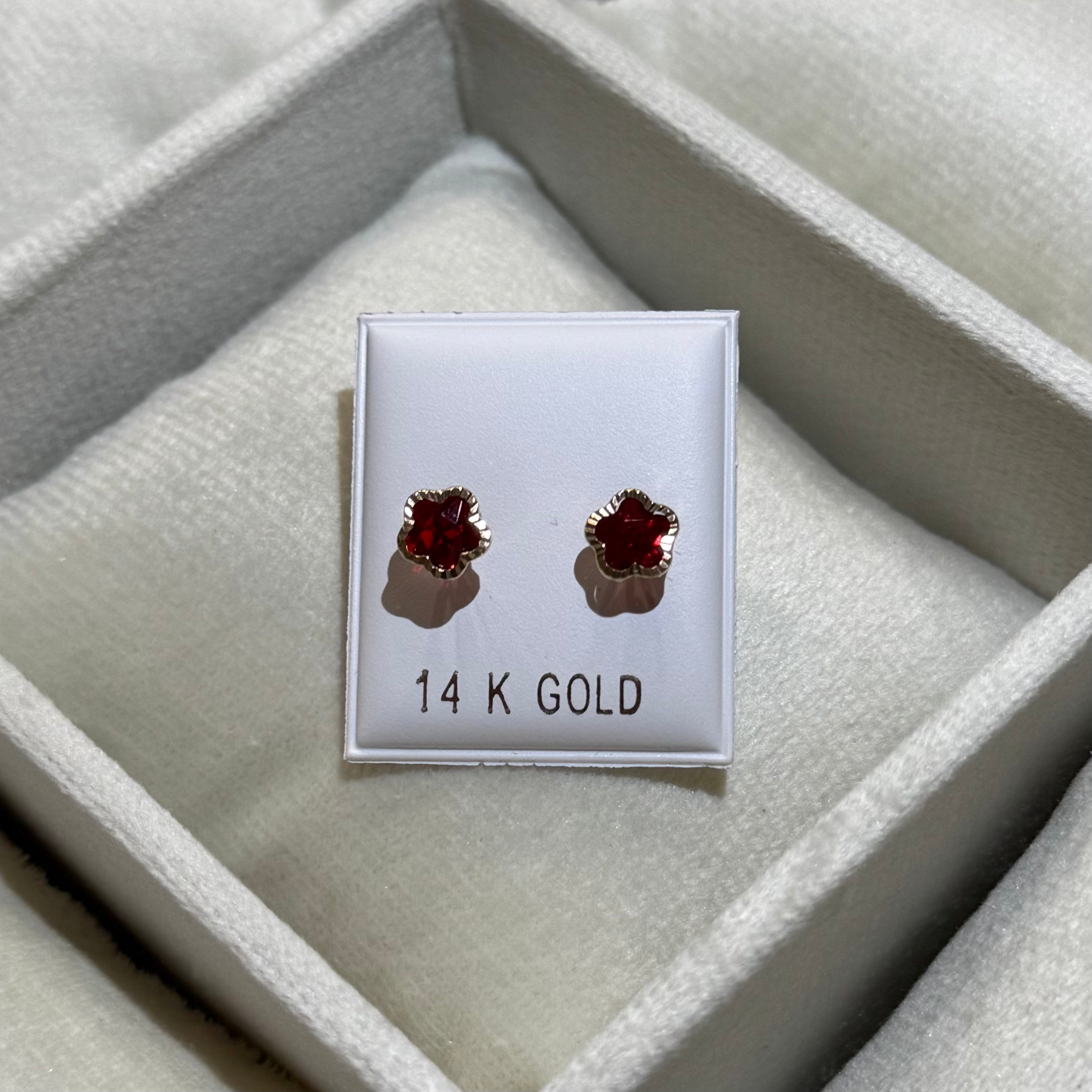 14K Gold Flower Stud Earrings