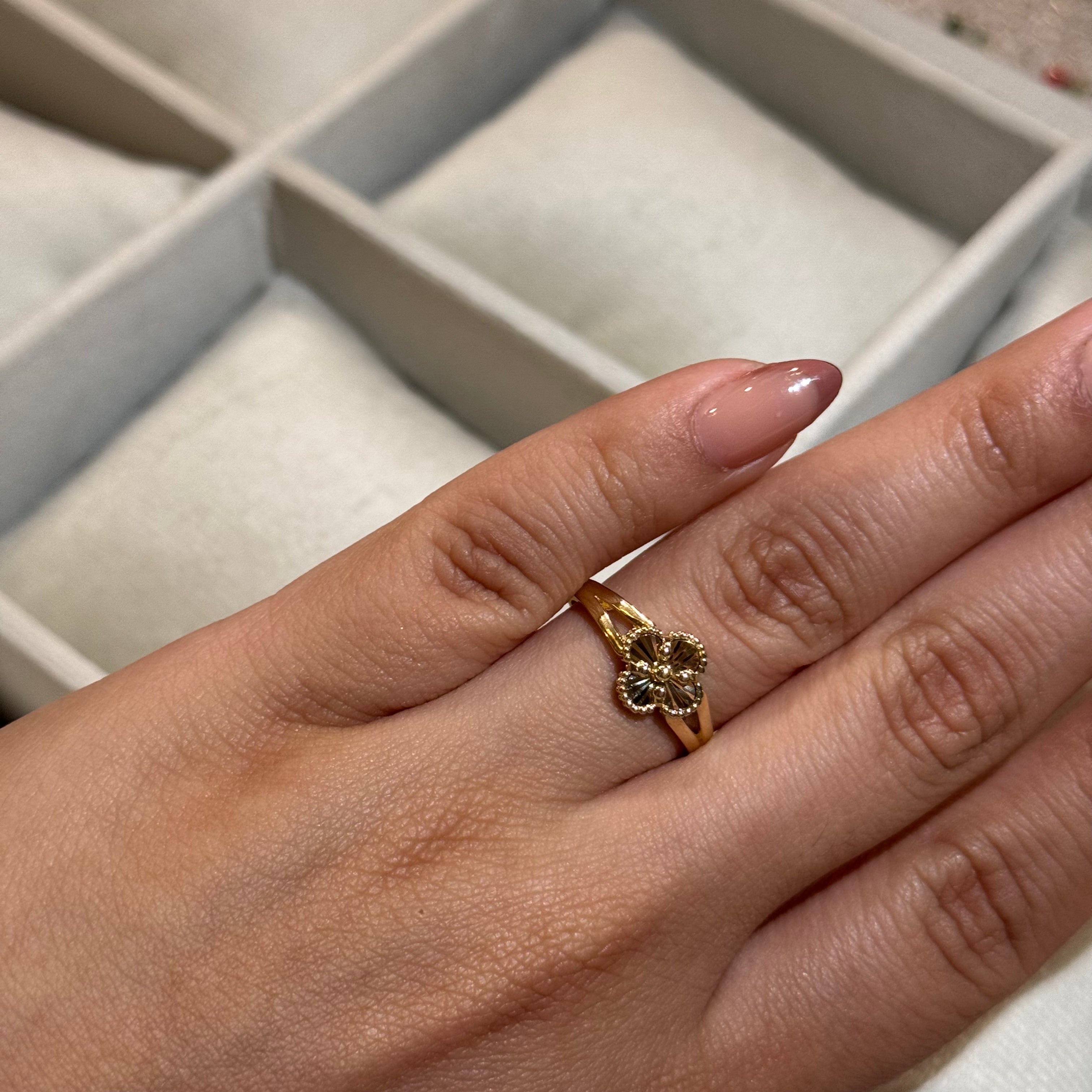 14k Gold Small Clover Ring