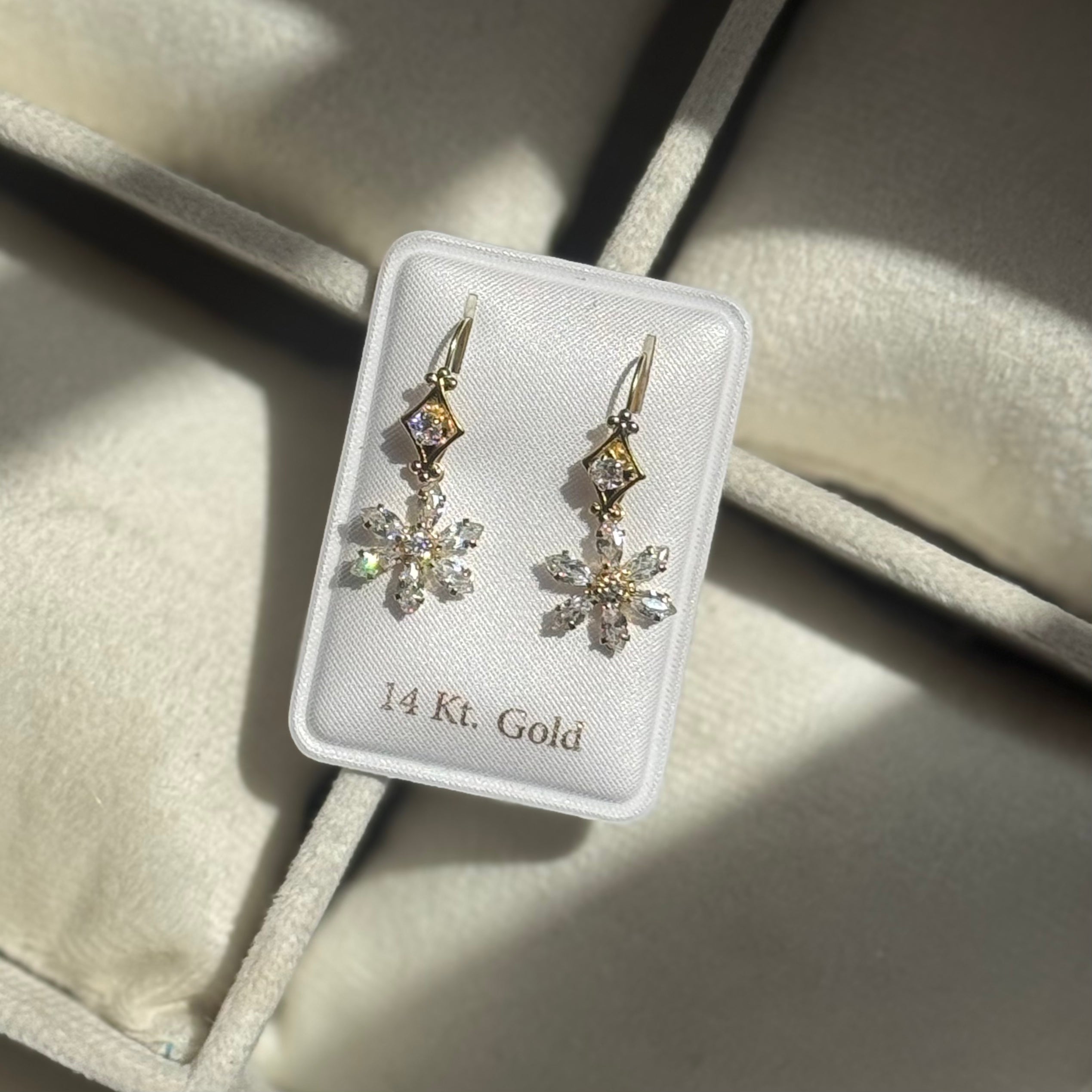 14k Gold Snowflake Dangling Earrings