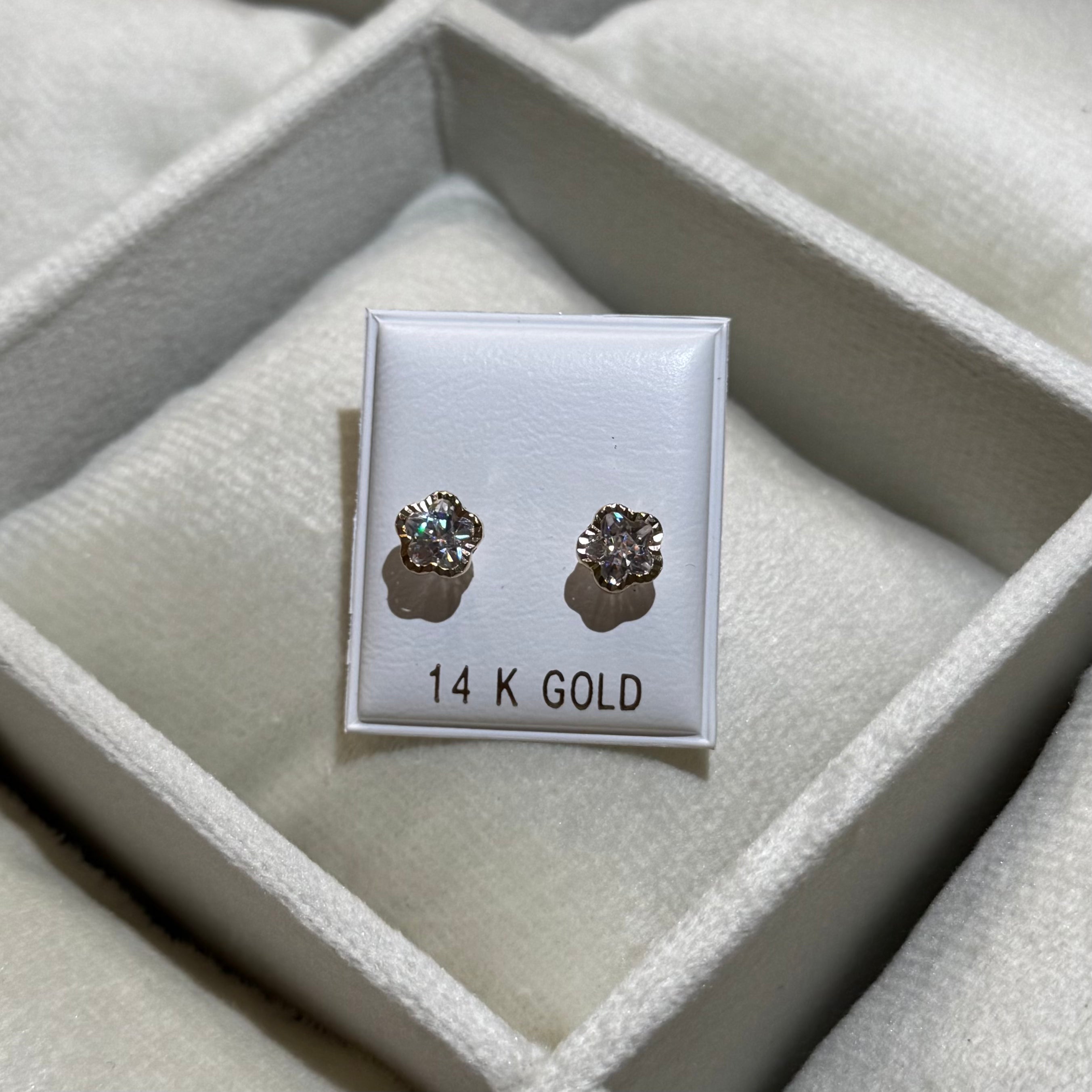 14K Gold Flower Stud Earrings